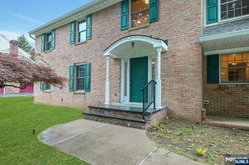 2 Rogers Court Midland Park NJ 07432