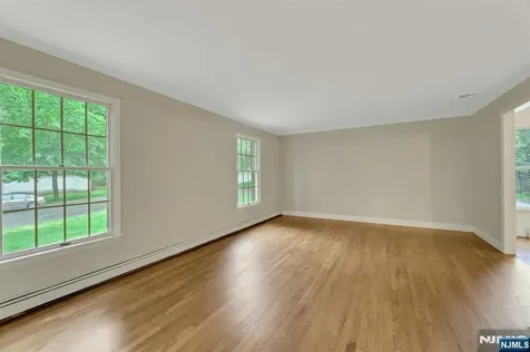 2 Rogers Court Midland Park NJ 07432