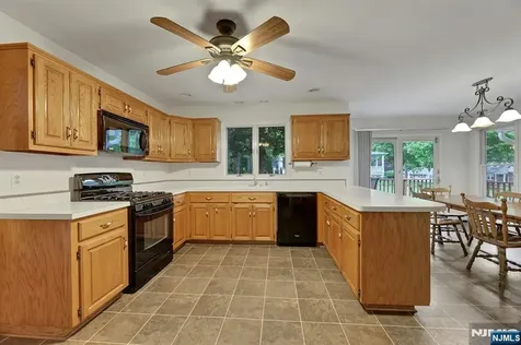 2 Rogers Court Midland Park NJ 07432