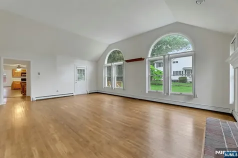2 Rogers Court Midland Park NJ 07432