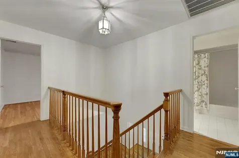 2 Rogers Court Midland Park NJ 07432