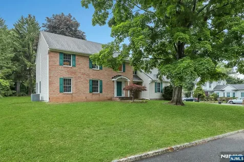 2 Rogers Court Midland Park NJ 07432