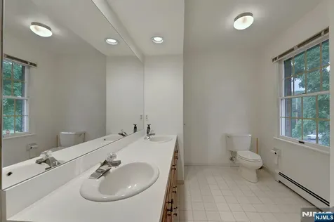 2 Rogers Court Midland Park NJ 07432