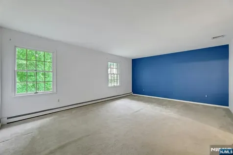 2 Rogers Court Midland Park NJ 07432
