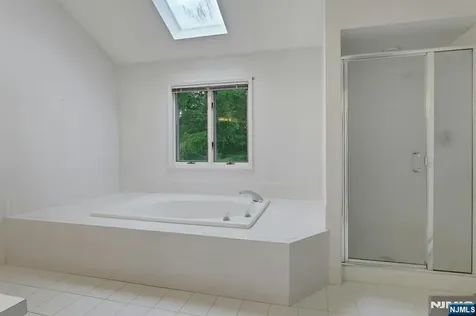 2 Rogers Court Midland Park NJ 07432