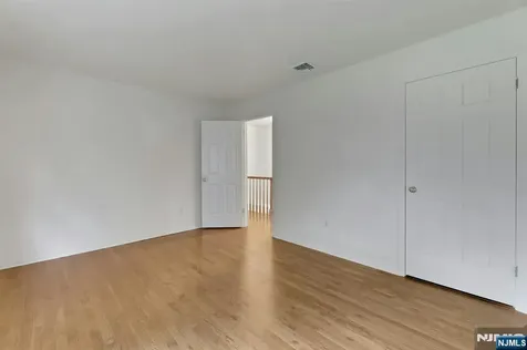 2 Rogers Court Midland Park NJ 07432