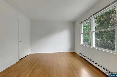 2 Rogers Court Midland Park NJ 07432