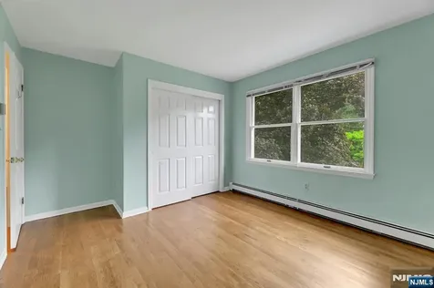 2 Rogers Court Midland Park NJ 07432