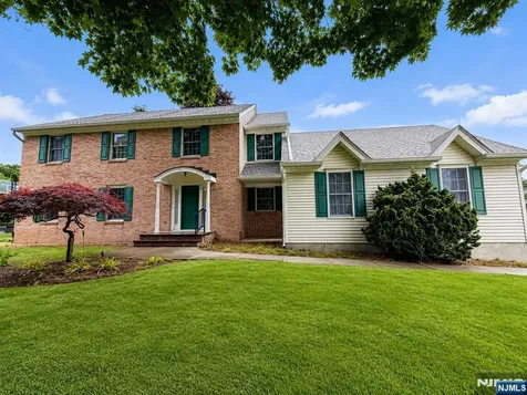 2 Rogers Court Midland Park NJ 07432