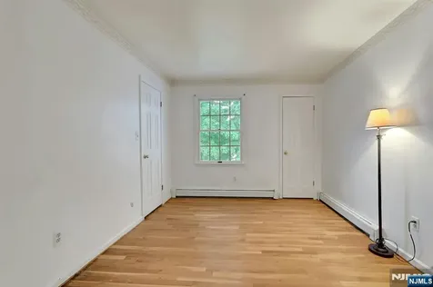 2 Rogers Court Midland Park NJ 07432