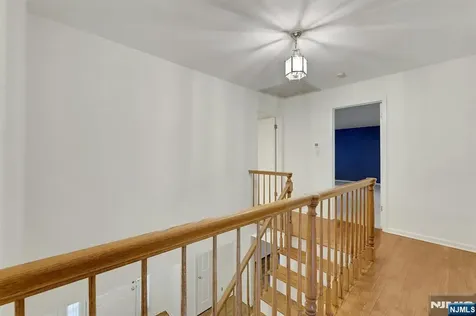 2 Rogers Court Midland Park NJ 07432