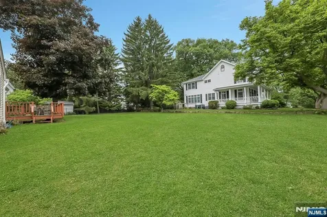 2 Rogers Court Midland Park NJ 07432