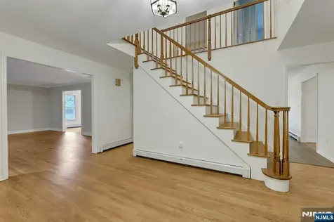 2 Rogers Court Midland Park NJ 07432