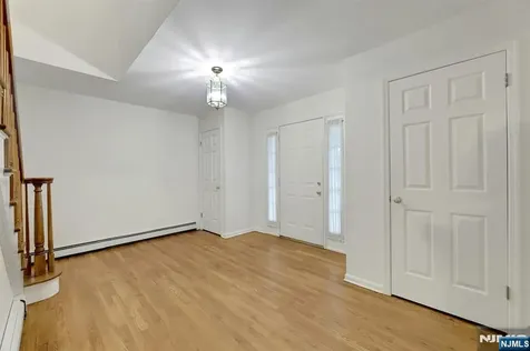 2 Rogers Court Midland Park NJ 07432