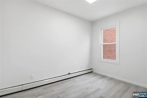 84 Center Street Clifton NJ 07011