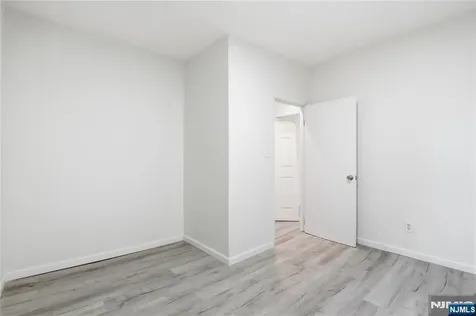 84 Center Street Clifton NJ 07011