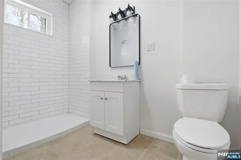 84 Center Street Clifton NJ 07011