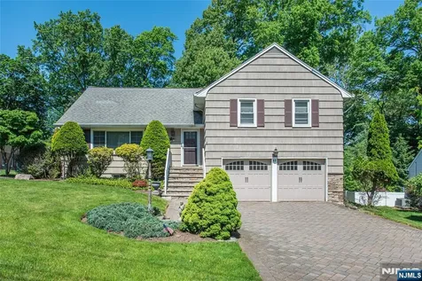 17 Morningside Circle Little Falls NJ 07424