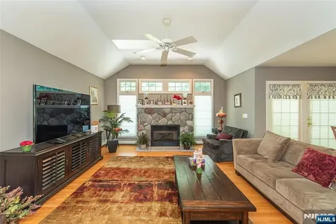 17 Morningside Circle Little Falls NJ 07424