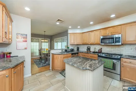 17 Morningside Circle Little Falls NJ 07424