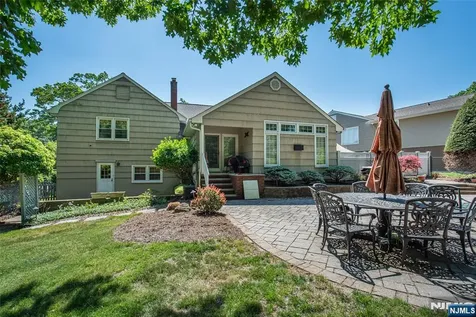 17 Morningside Circle Little Falls NJ 07424