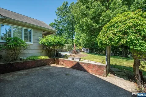 17 Morningside Circle Little Falls NJ 07424