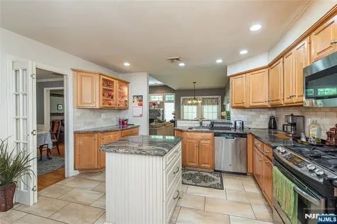 17 Morningside Circle Little Falls NJ 07424