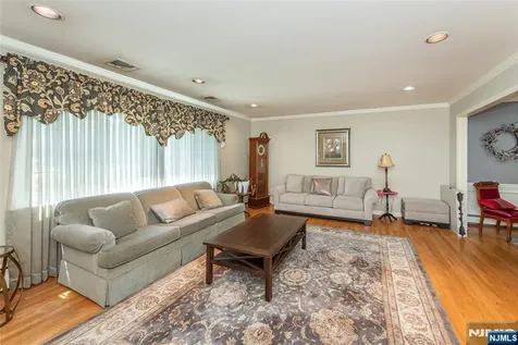 17 Morningside Circle Little Falls NJ 07424
