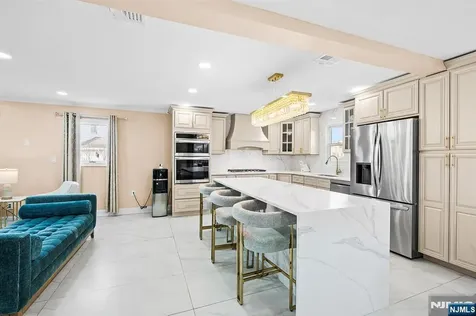 70 Coger Saddle Brook NJ 07663