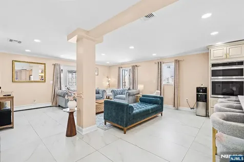 70 Coger Saddle Brook NJ 07663
