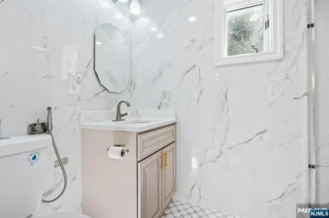 70 Coger Saddle Brook NJ 07663