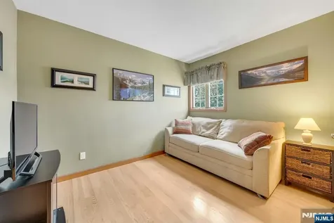 245 Coupe Place North Arlington NJ 07031
