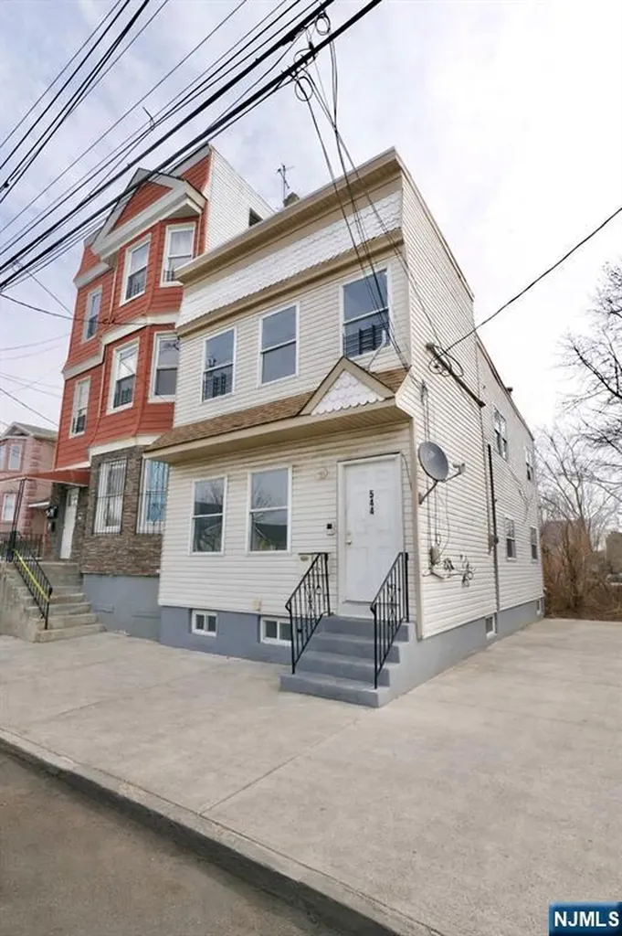 544 S 11th Street Newark NJ 07103