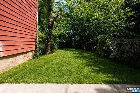 544 S 11th Street Newark NJ 07103