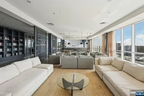 1 Executive Fort Lee NJ 07024