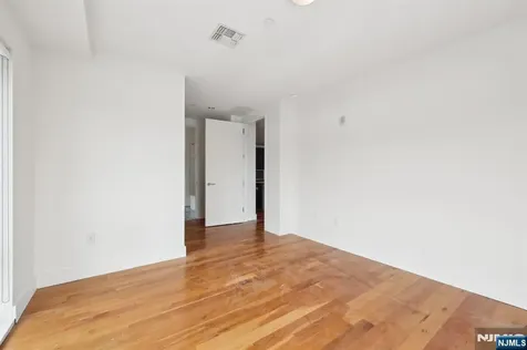 1 Executive Fort Lee NJ 07024