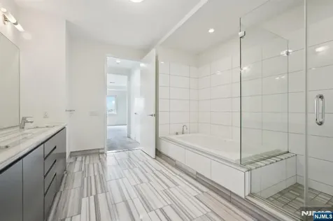 1 Executive Fort Lee NJ 07024