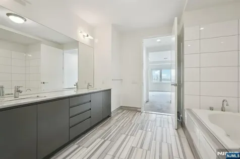 1 Executive Fort Lee NJ 07024
