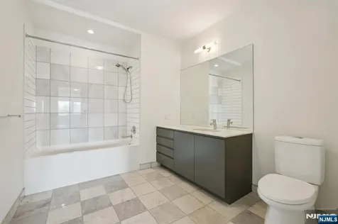 1 Executive Fort Lee NJ 07024