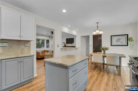 46 Rafkind Road Bloomingdale NJ 07403