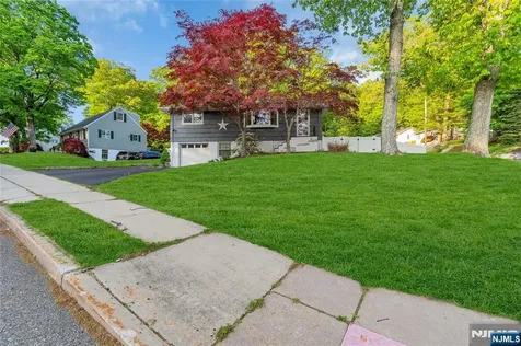 46 Rafkind Road Bloomingdale NJ 07403