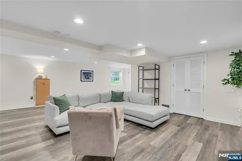 46 Rafkind Road Bloomingdale NJ 07403