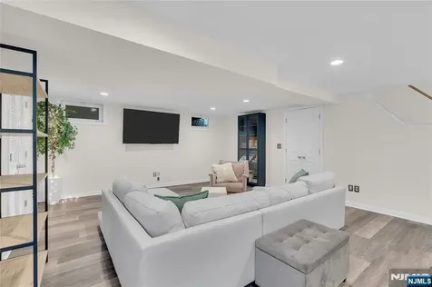 46 Rafkind Road Bloomingdale NJ 07403