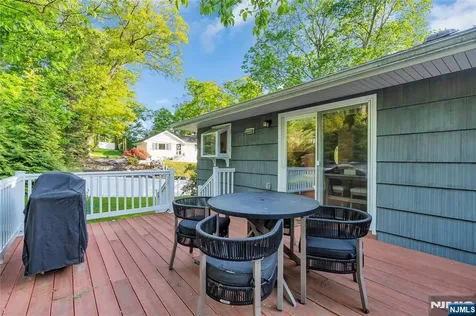 46 Rafkind Road Bloomingdale NJ 07403