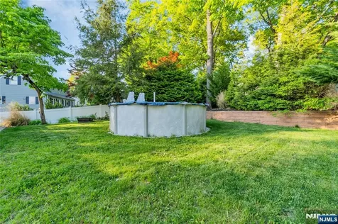 46 Rafkind Road Bloomingdale NJ 07403