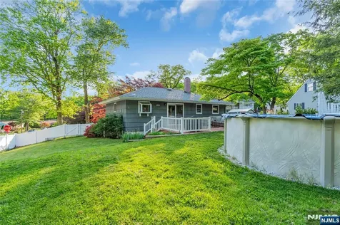 46 Rafkind Road Bloomingdale NJ 07403