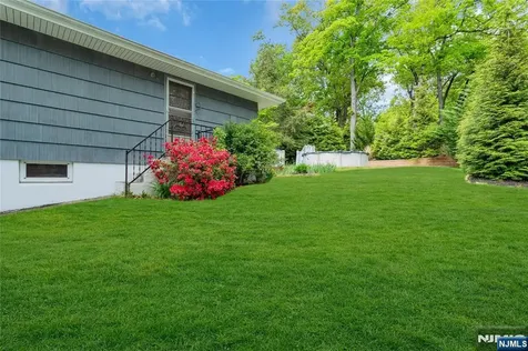 46 Rafkind Road Bloomingdale NJ 07403
