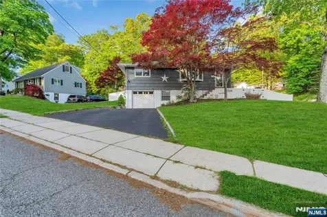 46 Rafkind Road Bloomingdale NJ 07403