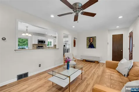46 Rafkind Road Bloomingdale NJ 07403