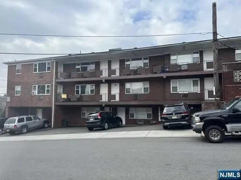 206 Riverview Place Cliffside Park NJ 07010